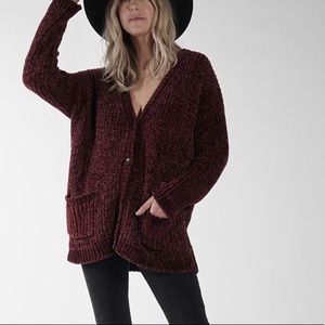 Coziest softest Knot sisters burgundy sweater!